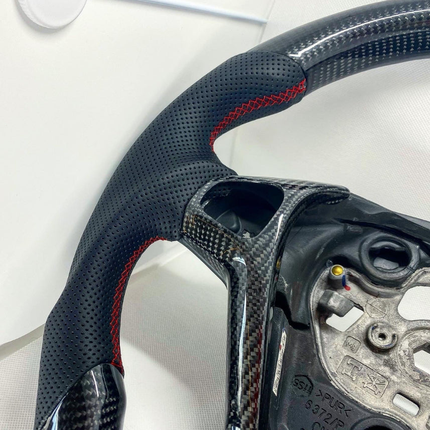 Custom carbon fibre steering wheel