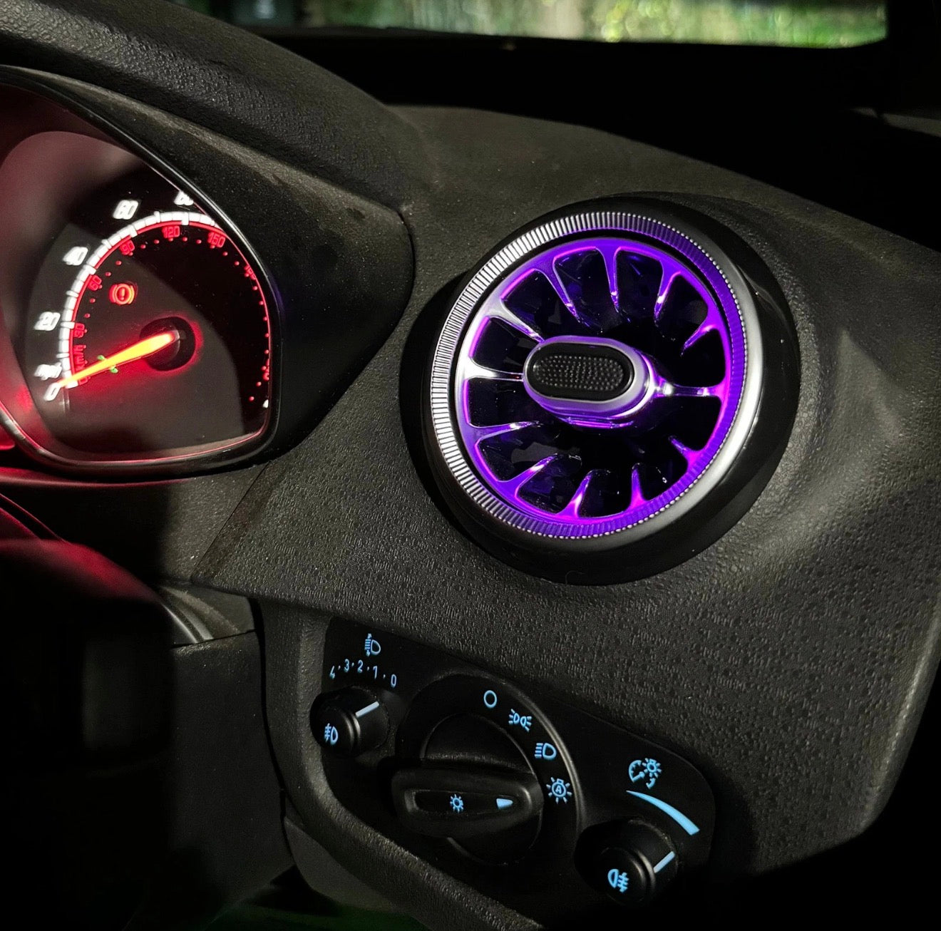 Mercedes-Benz style vents