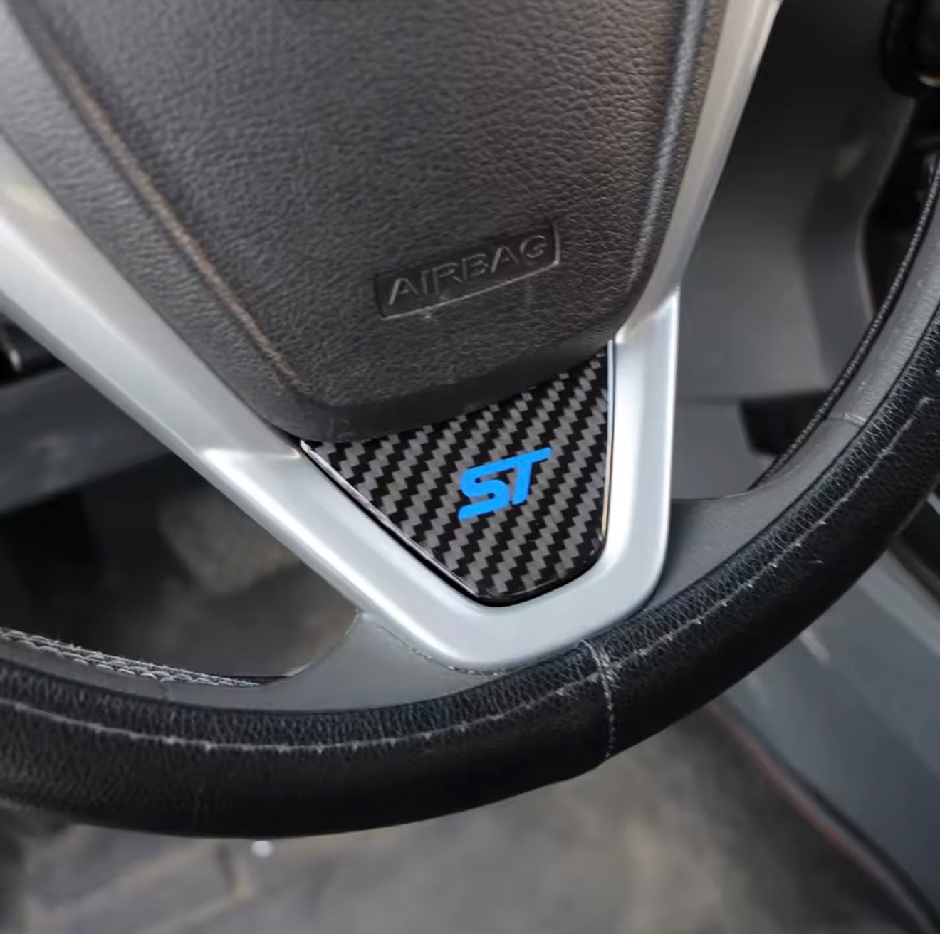 ST steering wheel sticker