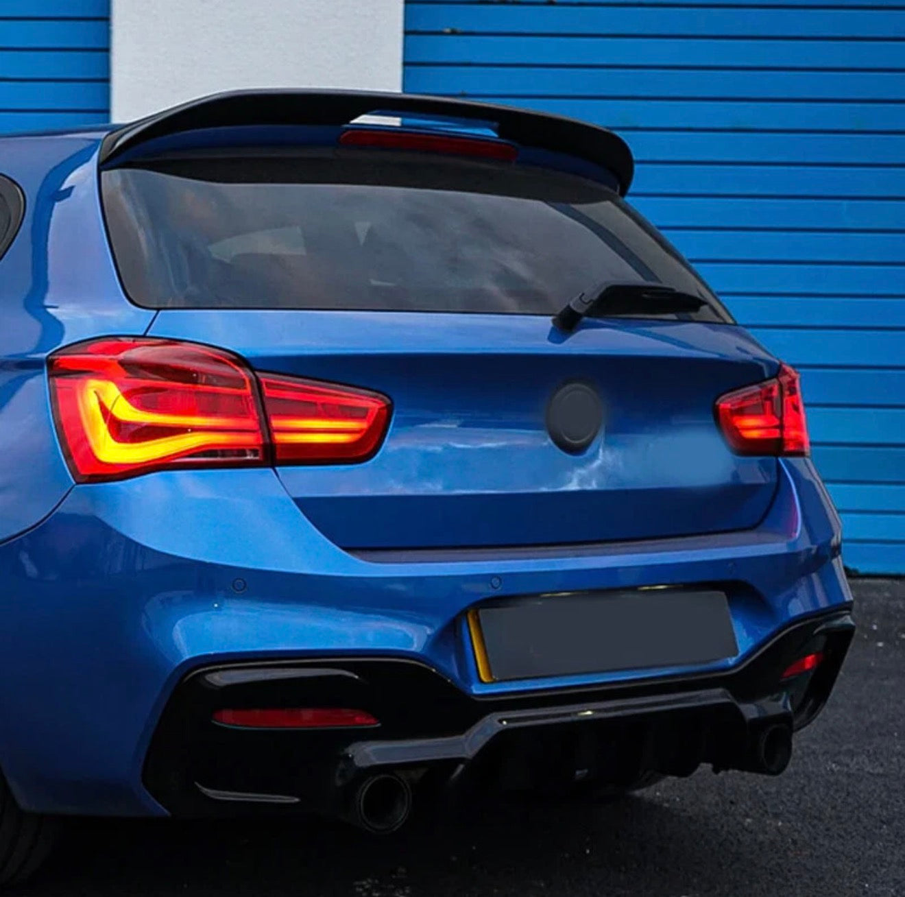 1 series rear spoiler